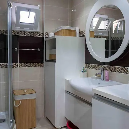 Kurt Safir Euro 아파트 *